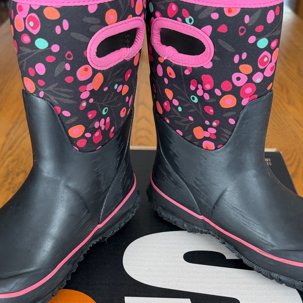 BOGS Girls Size 1 Grasp Cattail Black and Pink Waterproof Boots - Picture 8 of 8